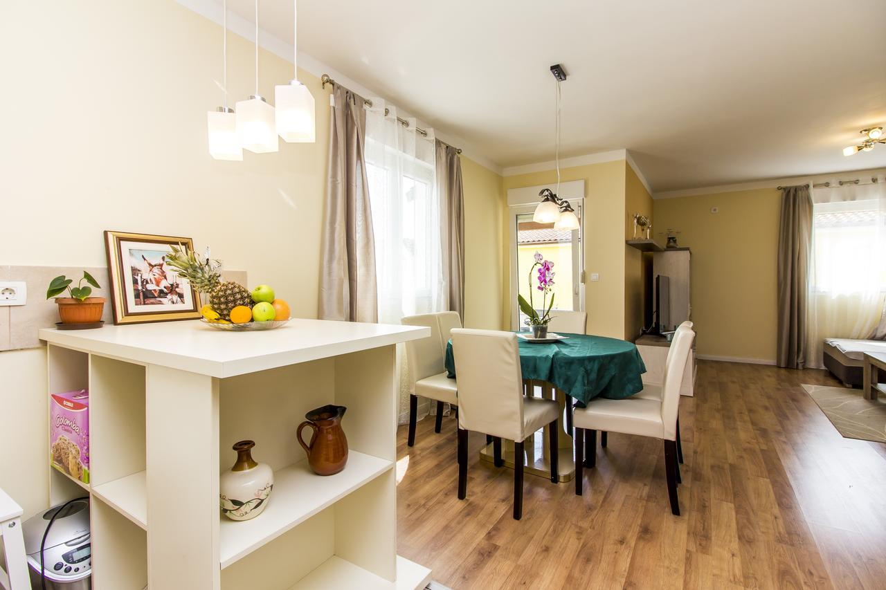Апартаменти Apartman Maxim Пула Екстер'єр фото